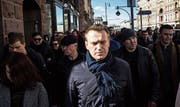 Oppositioneller Alexej Nawalny bei einer Demonstration. (Bild: Evgeny Feldman/Keystone (Moskau, 26. März 2017))