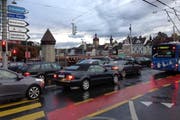 Mit dem neuen Verkehrskonzept soll es weniger Stau in der Stadt Luzern geben. (Bild: Stefanie Nopper / Luzernerzeitung.ch)