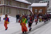Die Seelisberger «Chatzämuisig» auf dem Weg zur Kinderfasnacht. (Bild Christoph Näpflin/Neue UZ)