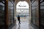 Credit Suisse am Paradeplatz in Zürich: Die Grossbank hat sich schon länger auf die neuen europäische Finanzmarktrichtlinie eingestellt. (Archiv) (Bild: Steffen Schmidt/Keystone (Zürich, 9. Dezember 2012))