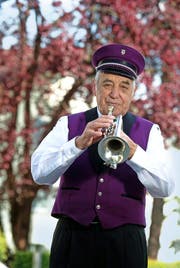 Alois Steffen mit seinem Cornet. (Bild Nadia Schärli)