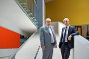 CEO Georg Portmann (links) und Finanzchef Roman Stein im Firmengebäude der CSS an der Tribschenstrasse in der Stadt Luzern. (Bild Pius Amrein)