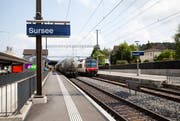 Im Bahnhof Sursee wurde ein Schalter umgebaut. (Bild: Manuela Jans / Neue LZ)