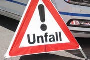 Beim Unfall entstand ein Sachschden von ca. 15'000 Franken. (Symbolbild: Luzerner Zeitung)