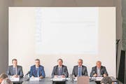 Die Regierung bei der damaligen Präsentation von Sparmassnahmen im September 2016 (von links): Reto Wyss, Guido Graf, Marcel Schwerzmann, Robert Küng, Paul Winiker. (Bild: Roger Grütter/LZ)