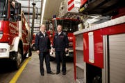Sie sind für die neue Berufsfeuerwehr verantwortlich: Feuerwehrkommandant Theo Honermann (links) und der neue Chef der Berufsfeuerwehr, Sacha Müller. (Bild Corinne Glanzmann)
