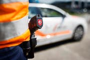 Die Polizei konnte die Diebe auf der Autobahn stoppen und festnehmen (Symbolbilld). (Bild: Keystone)