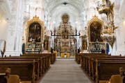 Reich verziert und schlicht zugleich: das Innere der Klosterkirche St. Urban. (Bild Roger Grütter)