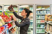 Das ganze Sortiment rund um die Uhr? Am 22. September entscheidet das Volk, ob Tankstellenshops und Autobahnraststätten, die 24 Stunden am Tag geöffnet sind, durchgehend sämtliche Produkte verkaufen dürfen. (Bild: Keystone)