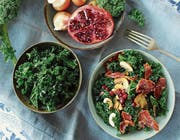 Vom Feld in die Salatschüssel: mit Cashewkernen und Granatapfel eine veritable Vitalstoffbombe.
