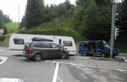 Beim Unfall wurden vier Personen leicht verletzt. (Bild: Kantonspolizei Schwyz (Einsiedeln, 14. Juli 2017))