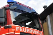 Die Feuerwehr musste wegen eines Heckenbrandes ausrücken. (Symbolbild) (Bild: Matthias Piazza / Neue NZ)