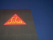 Der Baustoffhersteller Sika kauft den deutschen Autozulieferer Faist ChemTec. (Archiv) (Bild: KEYSTONE/URS FLUEELER)