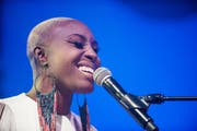Sie war das Blue-Balls-Face 2013: Laura Mvula. (Bild: Archiv Neue LZ / Roger Grütter)