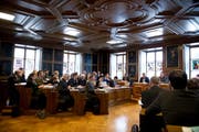 Der Landrat soll bald über eine Teilrevision des Gerichtsgesetzes bestimmen. Im Archivbild: Der Nidwaldner Landrat an einer Sitzung im Februar 2015. (Archivbild Neue LZ)