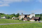 Die jugendlichen Asylsuchenden sollen in der Nähe des Gymnasium Immensee (im Bild), untergebracht werden. (Bild: Archiv Neue LZ)