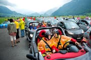 Smart-Treffen in Buochs: Mit den unterschiedlichsten Modellen kamen die Smart-Fans aus aller Welt angereist. (Bild: Dominik Wunderli)