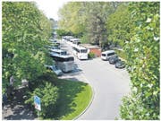 Heute noch ein Car-Parkplatz - 2023 eröffnet hier am Inseli vielleicht ein neues Musiktheater. (Bild Boris Bürgisser)