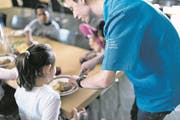 2016 waren 44000 Personen zum Zivildienst zugelassen. (Bild: Christian Beutler/Keystone, Kehrsatz, 9. Dezember 2016)