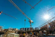 Der Bauboom hält in der Schweiz unvermindert an. Der milde Winter liess die Arbeiten auf vielen Baustellen in der Region nicht stillstehen. (Bild: Freshfokus/Andy Mueller)