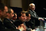 Bundesrat Ueli Maurer bei seiner Rede. (Bild Werner Schelbert/Neue ZZ)