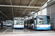 Blick ins VBL-Depot Weinbergli. Hier sollen in einer Versuchsphase bis zu acht Cars untergebracht werden. (Bild: Stefanie Nopper (Luzern, 15. September 2016))