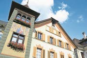 Im Zierihaus mitten in Altdorf, in dem das Land- und Obergericht untergebracht sind, haben früher bedeutende Urner Familien gewohnt. (Bild: Urs Hanhart (Altdorf, 23. Oktober 2015))
