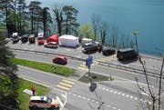 Grosskontrolle auf der Axenstrasse bei Brunnen. (Bild Kantonspolizei Uri)