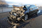 Viel Blechschaden am Mittwochmorgen auf der Autobahn A2. (Bild: Luzerner Polizei)