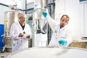 Die Chemie + Paper Holding AG schliesst Ende 2017 ihre Produktion in Uetikon und verschiebt sie nach China und Bosnien.Bild: PD
