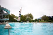 Im Emmer Freibad Mooshüsli (unser Bild) – und in den Badeanlagen der Stadt Luzern und Kriens – gibt es auf die kommende Sommersaison keine Einheimischentarife. (Bild: Manuela Jans / Neue LZ)