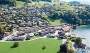 Die Überbauung soll auf dem Areal der Sägerei entstehen. (Bild: Roger Grütter (Greppen, 22. September 2017))