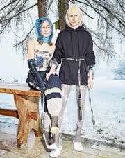 Noch Mode oder schon Kunst? Entwürfe des Schweizer Labels Collective Swallow. (Bild: Christian Schnur/PD)