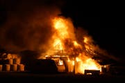 Vollbrand einer Werkstatt in Baar. (Bild: PD/Zuger Polizei)
