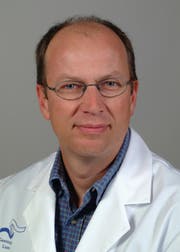 Walter Arnold, Co-Chefarzt der Histologie am Luzerner Kantonsspital. (Bild: PD)