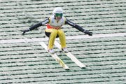 Simon Ammann fliegt auf Rang 31 und verpasst den Finaldurchgang. (Bild: Keystone / Urs Flüeler)