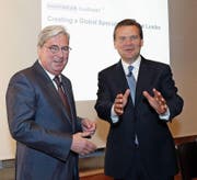 Clariant-CEO Hariolf Kottmann (links) und Huntsman-CEO Peter R. Huntsman. (Bild: Siggi Bucher/Keystone (Zürich, 22. Mai 2017))