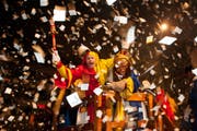 Der Urknall zur Fasnacht 2014 am Schmutzigen Donnerstag. (Bild: Boris Bürgisser)