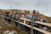 Fotoshooting auf dem Pilatus mit den schönsten Albanerinnen. (Bild: PPR / Armin Graessl)