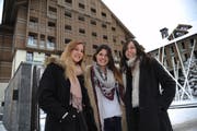 Von links: Elena von Wyttenbach, Jenny Russi und Shane Lutomirski ziehen beim neuen Musikfestival die Fäden. (Bild Urs Hanhart)