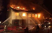 Kurz nach 4 Uhr brach der Brand aus. (Bild: Luzerner Polizei)