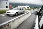Autos auf der Autostrasse A8 bei Sarnen. (Archivbild: Corinne Glanzmann)