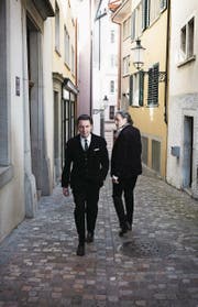 Diesmal kreuzen sich ihre Wege für ein umfassendes gemeinsames Projekt: Der Schriftsteller Martin Suter (l.) und der Musiker Stephan Eicher gehen gemeinsam auf Tournee. (Bild: PD)