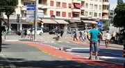 Vor dem Lokal «Zone 5» am Bundesplatz in Luzern geraten Fangruppen von Luzern und Osijek aufeinander. (Bild: Zuschauervideo Tele 1)
