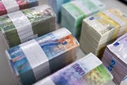 Die Vollgeld-Initiative verlangt, dass nur «richtiges» Geld auch als Kredit wieder vergeben werden darf. Die Volksinitiative wird derzeit der Vorprüfung unterzogen. (Bild: Keystone / Martin Ruetschi)