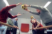 Vermehrte Bewegung erhöht die Lebensqualität im Alter. (Bild: Gaetan Bally / Keystone)