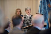 Regierungsrätin Yvonne Schärli bei der Vereidigung der zwölf neuen Polizisten der Luzerner Polizei. (Bild: Corinne Glanzmann / Neue LZ)