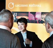 Jungpianist Kit Armstrong unterhielt sich am gestrigen Tastentag mit Konzertgästen. (Bild: Peter Fischli/Lucerne Festival (19. November 2017))