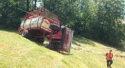 Die Unfallstelle in steilem Gelände in Morgarten. (Bild Zuger Polizei)