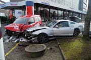 Der Mustang (rechts) krachte mit voller Wucht in einen Wagen vom Swisshotel. (Bild: PD)
